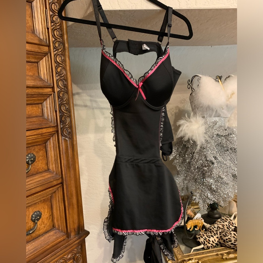 Love Affair Bra w Apron and Panties Size 2x